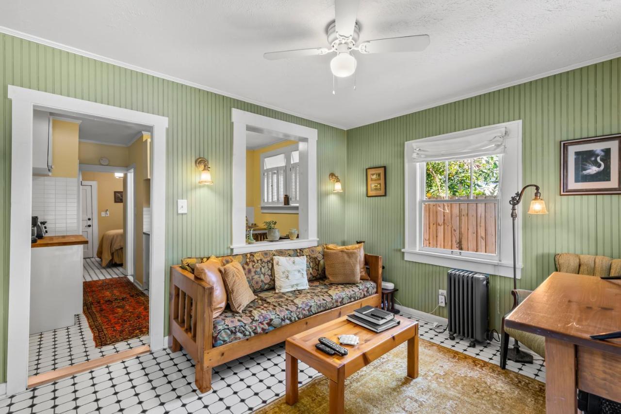 Charming 1923 Cottage At Erehwon Retreat Tampa Kültér fotó